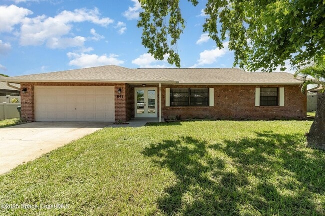 Building Photo - 841 Raintree Ave