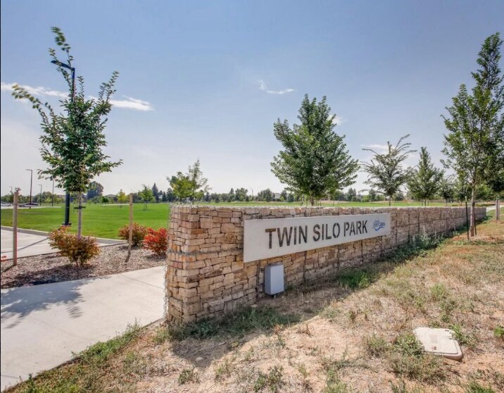 Walking distance to the infamous Twin Silo Park - 5132 Exploration Lane