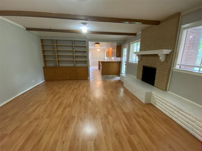 Building Photo - 4402 Cheena Dr