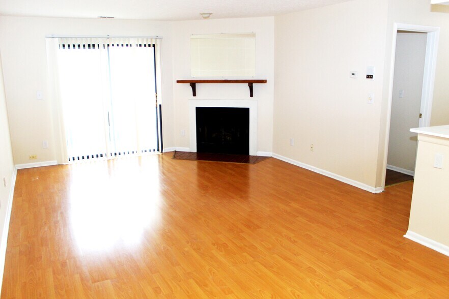 Building Photo - 2241 Hedgerow Rd