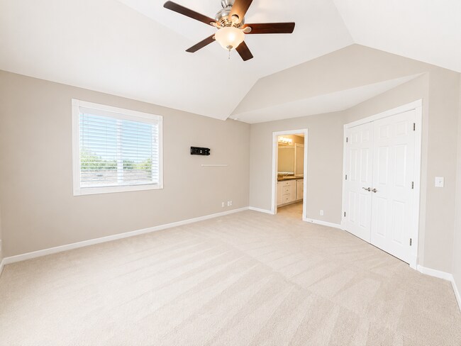 Building Photo - Light-Filled 3 Bedroom Retreat with Waterfall & Fully Fenced Yard