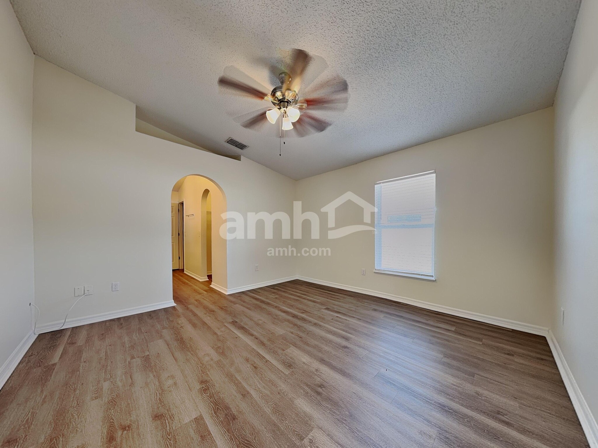 Building Photo - 25209 Hyde Park Blvd