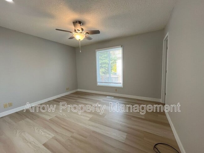 Building Photo - 3600 Briarwood Ave