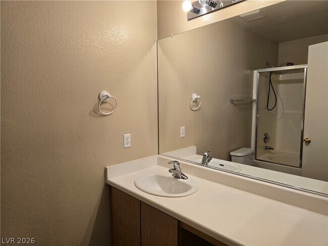 Building Photo - 5525 W Raven Creek Ave