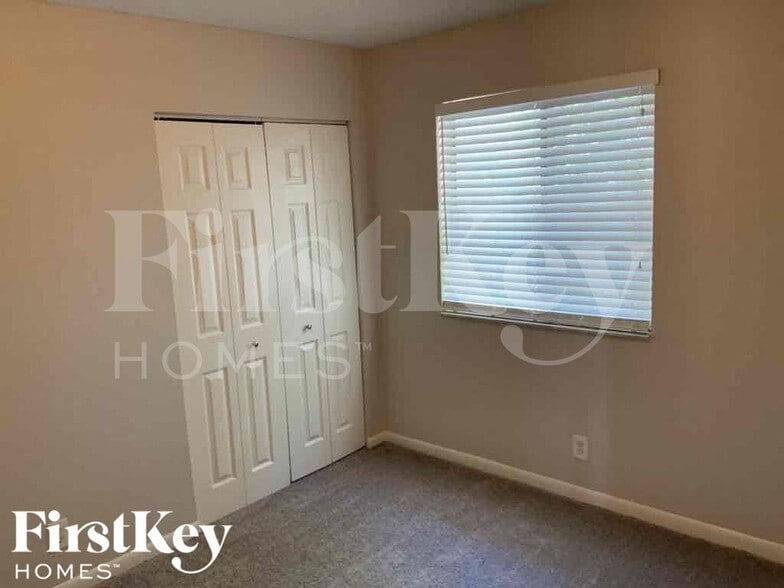 Building Photo - 5784 Strawberry Lakes Cir