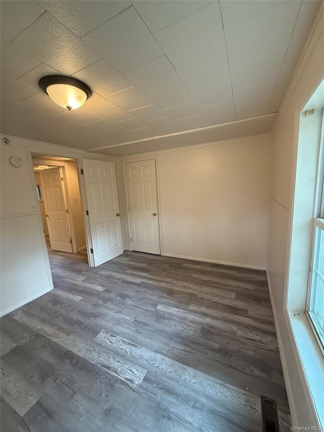Building Photo - 1265 US-6