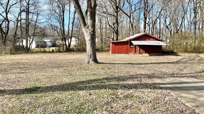 Building Photo - Coming Soon : 3BR+, 1 1/2BA house in Greenbrier