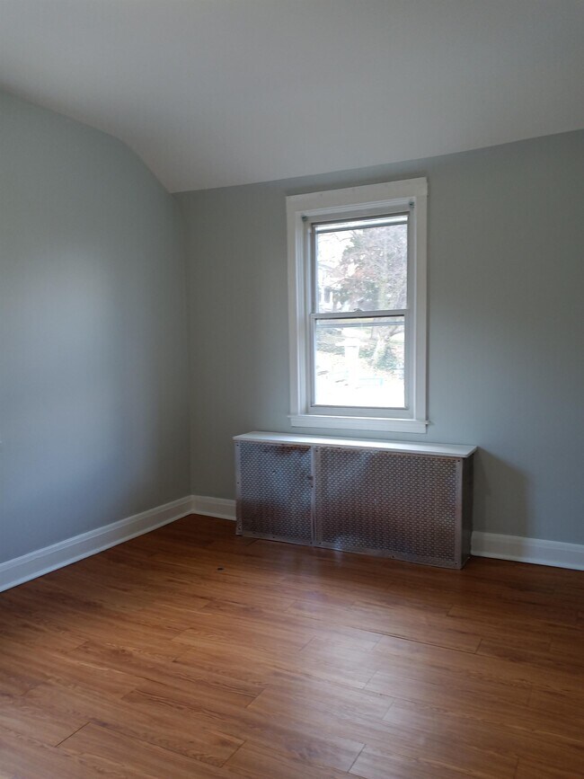 Building Photo - 4101 Kinsway