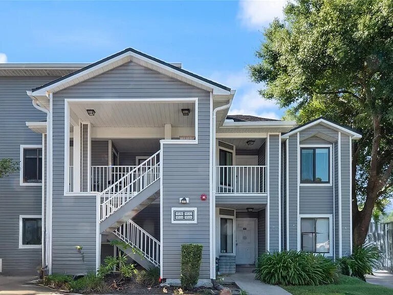 Building Photo - 9532 Darien Ave