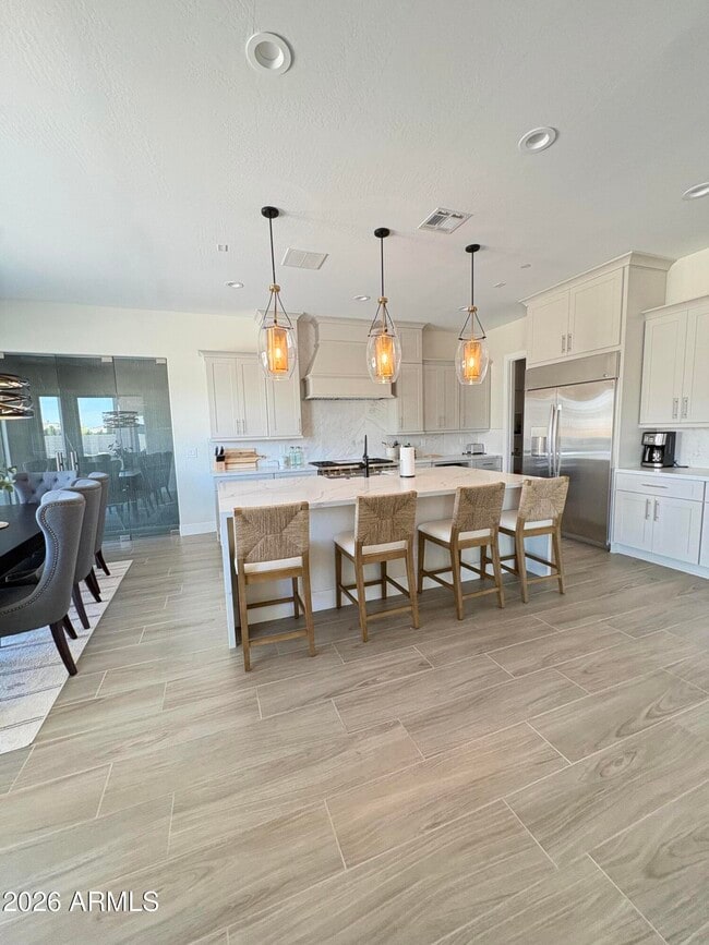 Building Photo - 6896 E Lomas Verdes Dr