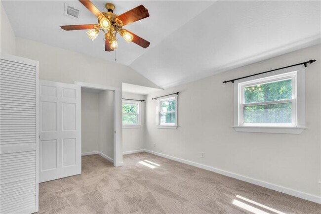 Building Photo - 116 Purvis Ln