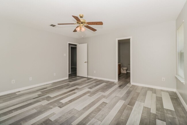 Building Photo - Amazing home ready to move in!