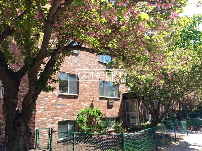 Building Photo - 88 Gardner St