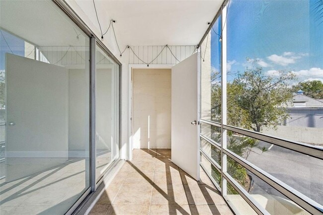 Building Photo - 2302 S Manhattan Ave