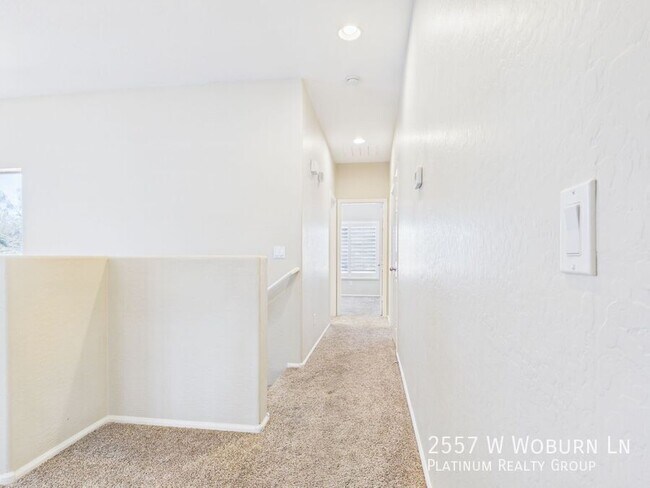 Building Photo - 2557 W Woburn Ln