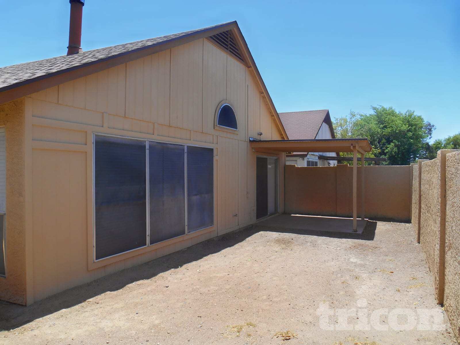 Building Photo - 1706 N Comanche Dr