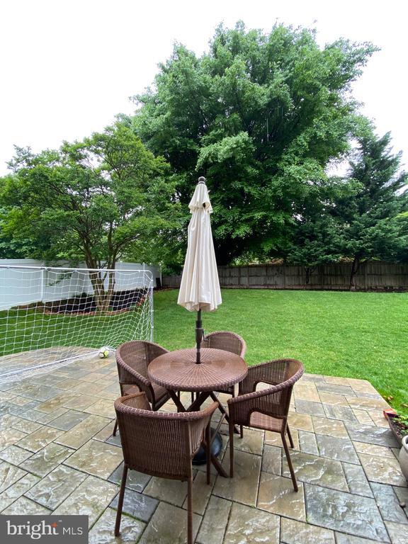 Building Photo - 2233 N Underwood St