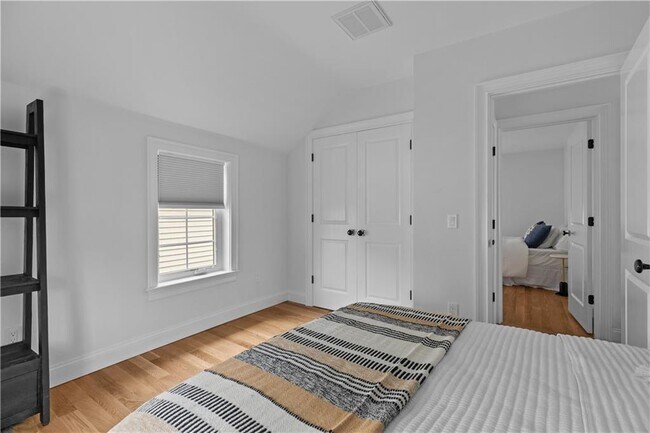 Building Photo - 34 E Bowery St