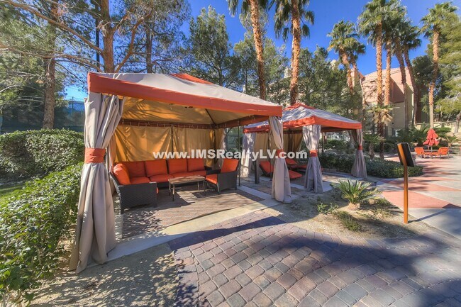 Building Photo - Charming Furnished Studio with Large Patio in the Heart of Las Vegas
