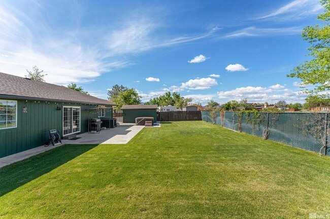 Building Photo - Rare 2016 sf home | 4 bedrooms w/ 2 primary suites and 3 bathrooms