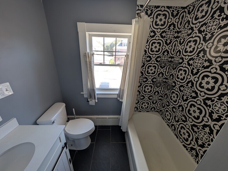 Bathroom 2 - 897 Union St