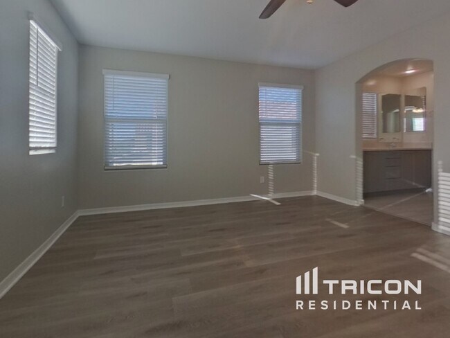 Building Photo - 1080 S 151st Ln
