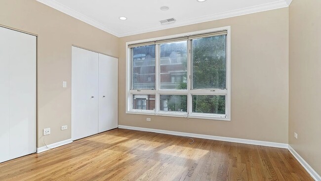 Building Photo - 1354 S Indiana Pkwy