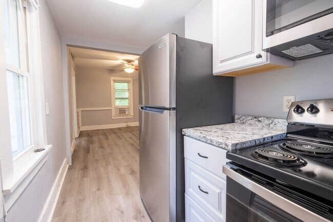 Building Photo - 408 W Illinois St