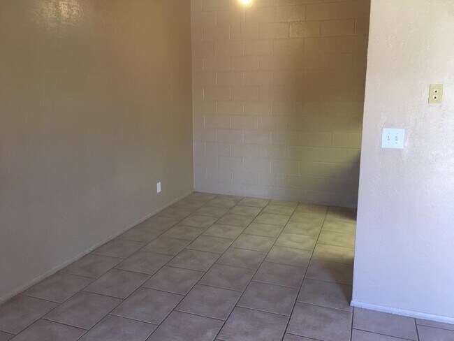 Building Photo - 68th Drive