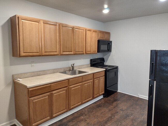 Building Photo - Renovated 3bd/ 1bth home in Northeast Philly!
