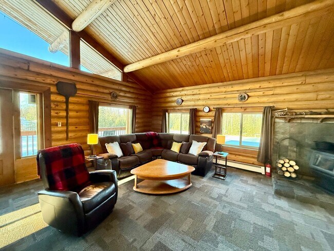 Building Photo - EXECUTIVE SUMMER RENTAL