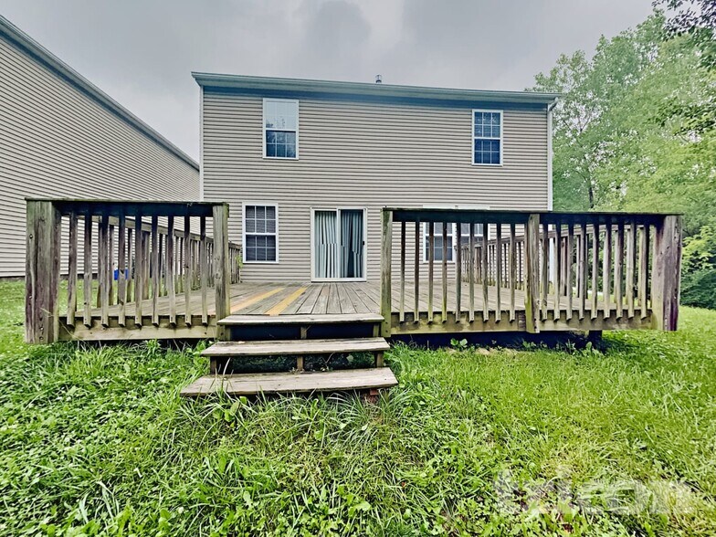 Building Photo - 9017 Southernwood Way