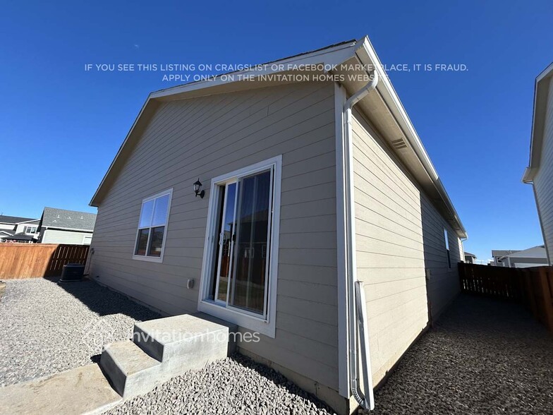 Building Photo - 1055 Long Meadows St
