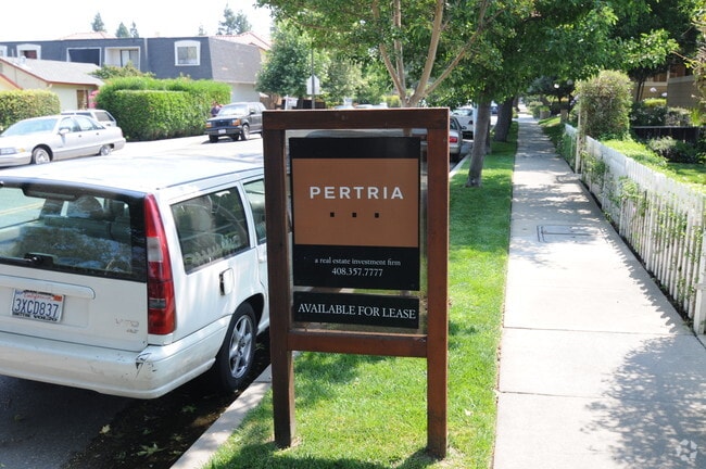 Building Photo - 290 W Rincon Ave