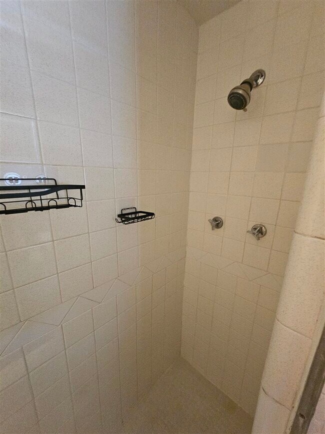 Building Photo - 3202 SE Footman Ln