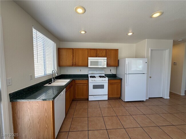 Building Photo - 5921 Forest Creek Rd