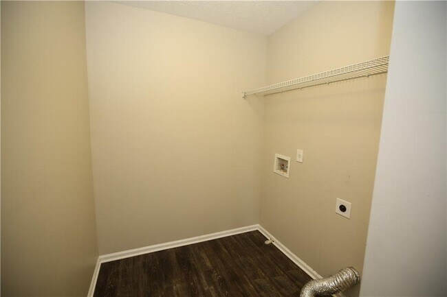 Building Photo - 173 Parkmont Ct