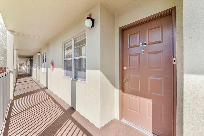 Building Photo - 12901 SW 15th Ct