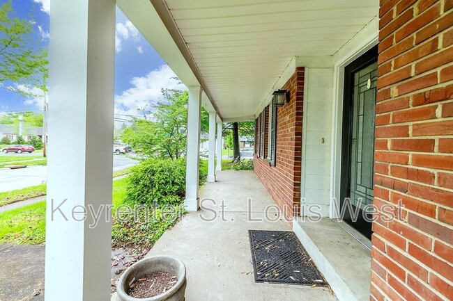 Building Photo - 10602 Tioga Ct