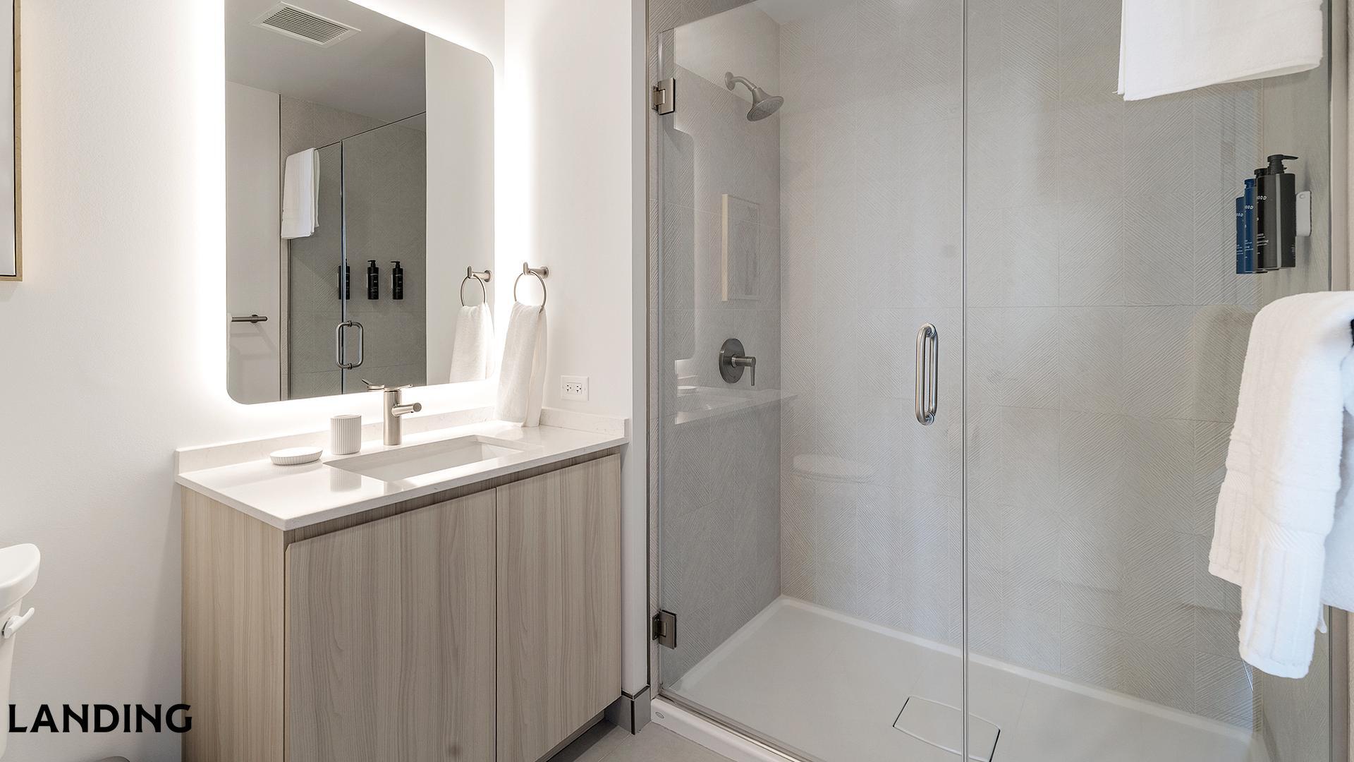 Building Photo - 513 S Damen Ave