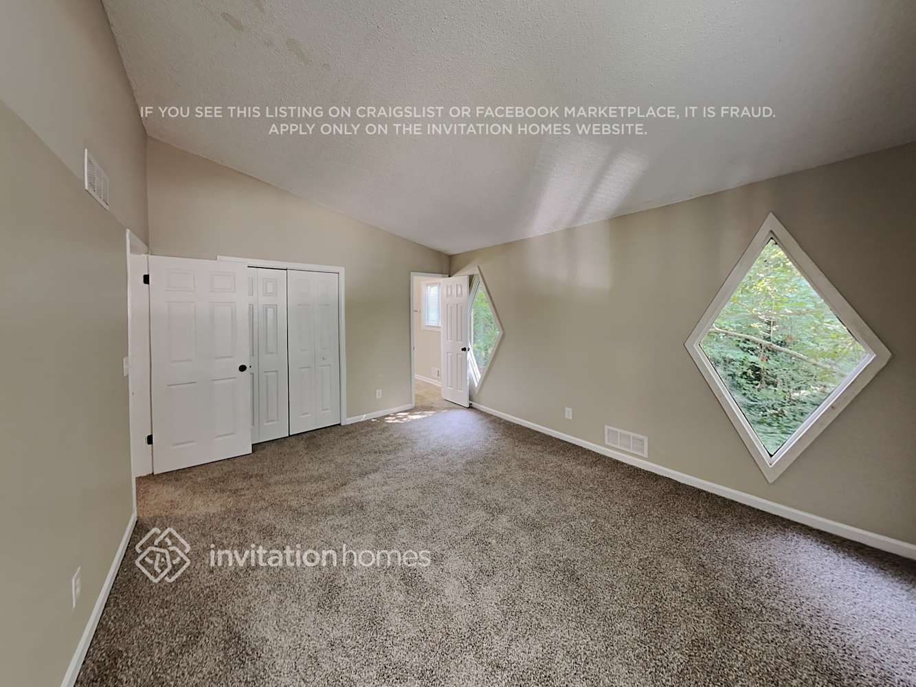 Building Photo - 2057 Kinridge Ct