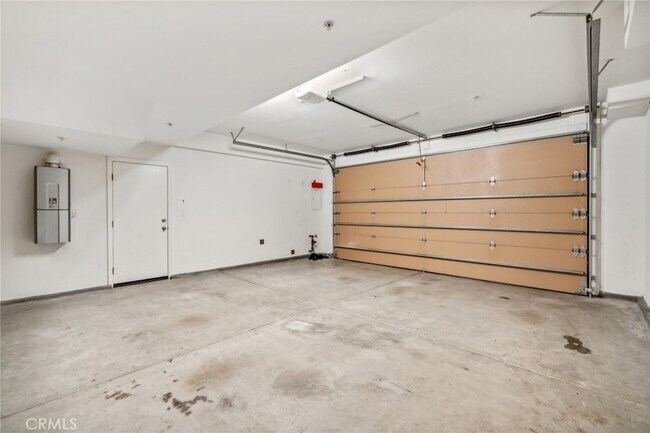 Building Photo - 99 Lupari