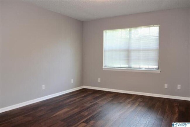 Building Photo - 2702 Wilson Dr NW