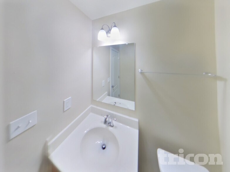 Building Photo - 1032 Pultney Ln