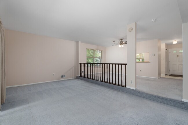 Building Photo - 11 Abelia Ct