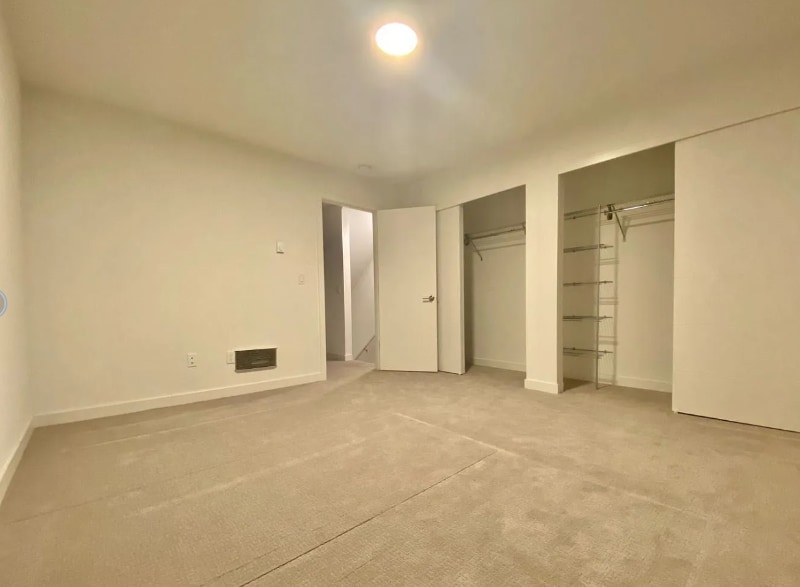 Building Photo - 2854 SW Adams St