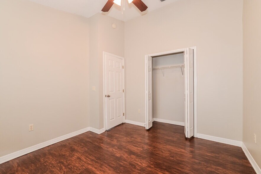 Building Photo - 1436 Lake Marion Dr