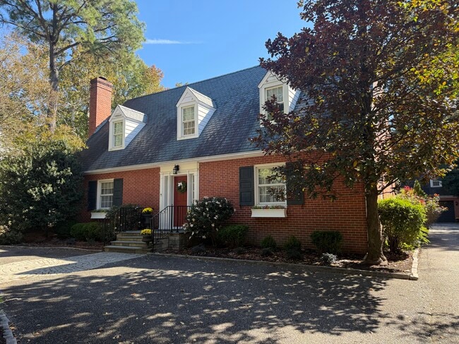 Building Photo - 802 Jamestown Rd