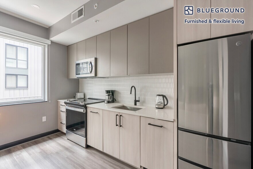 Building Photo - 1313 L St NW