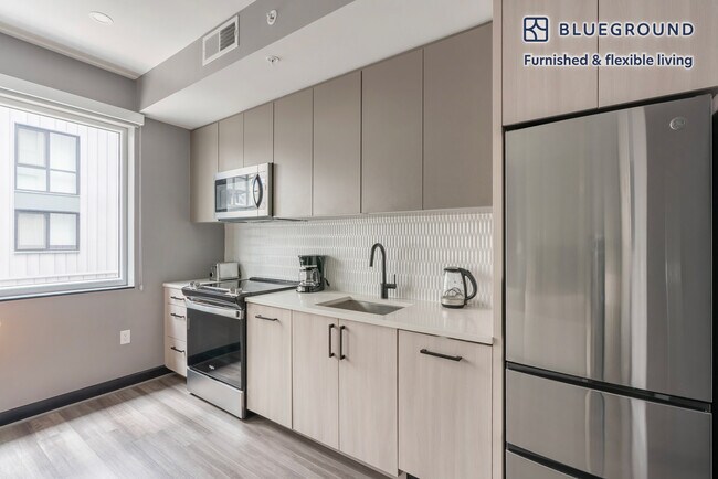 Building Photo - 1313 L St NW